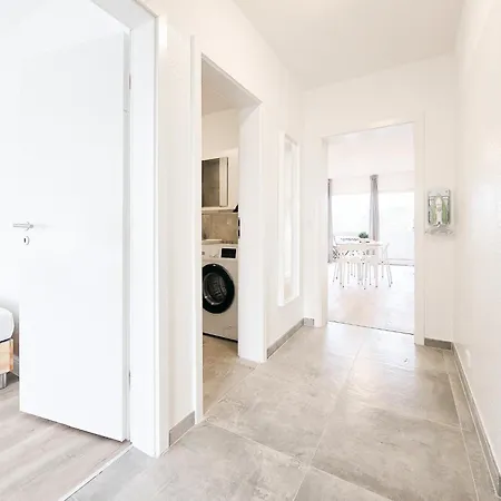 Raj Living - 2 - Balcony - Kitchen - Washing Machine - Next To Cologne *