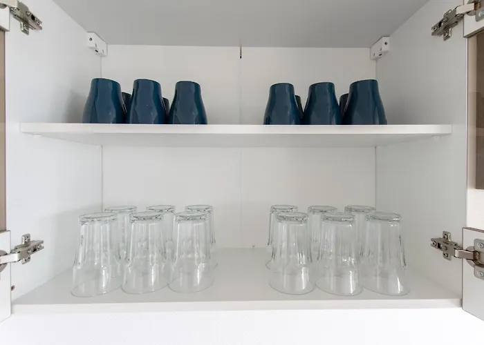 Tolstov - 2 - Balcony - Kitchen - Washing Machine - Next To Cologne Lejlighed